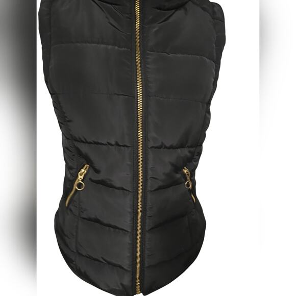 H & M Puffer Vest With Faux Fur Collar - Picture 5 of 9